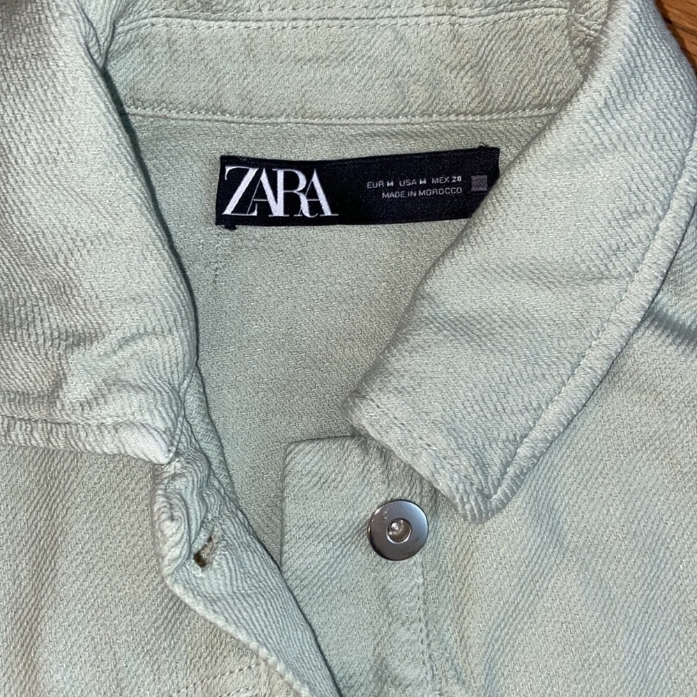 Zara button down shacket with pockets and frayed hem, lightweight, size M - Picture 3 of 9